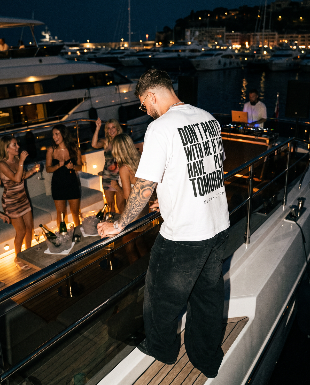 DON'T PARTY WITH ME - T SHIRT